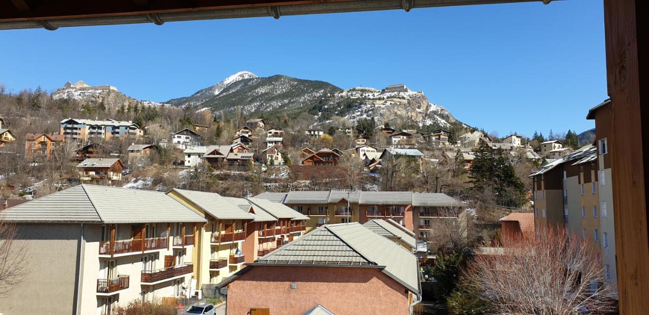 Ferienwohnung Joli T2 + Coin Montagne + Garage Briançon Exterior foto
