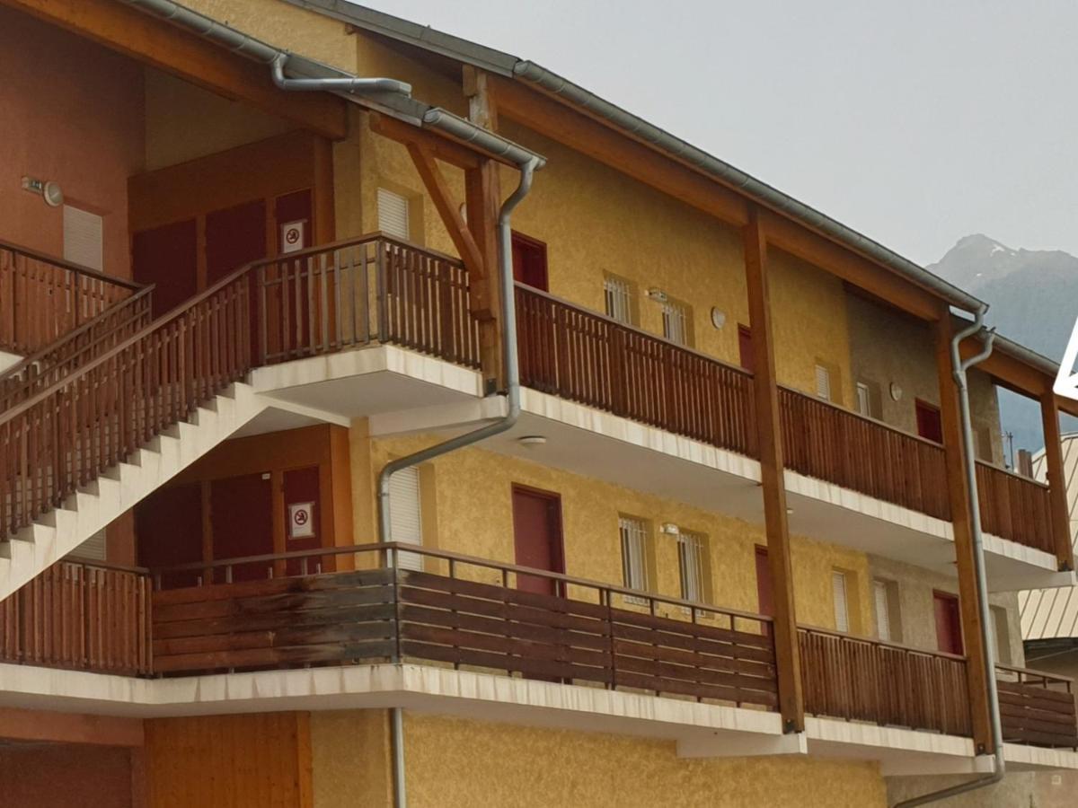 Ferienwohnung Joli T2 + Coin Montagne + Garage Briançon Exterior foto