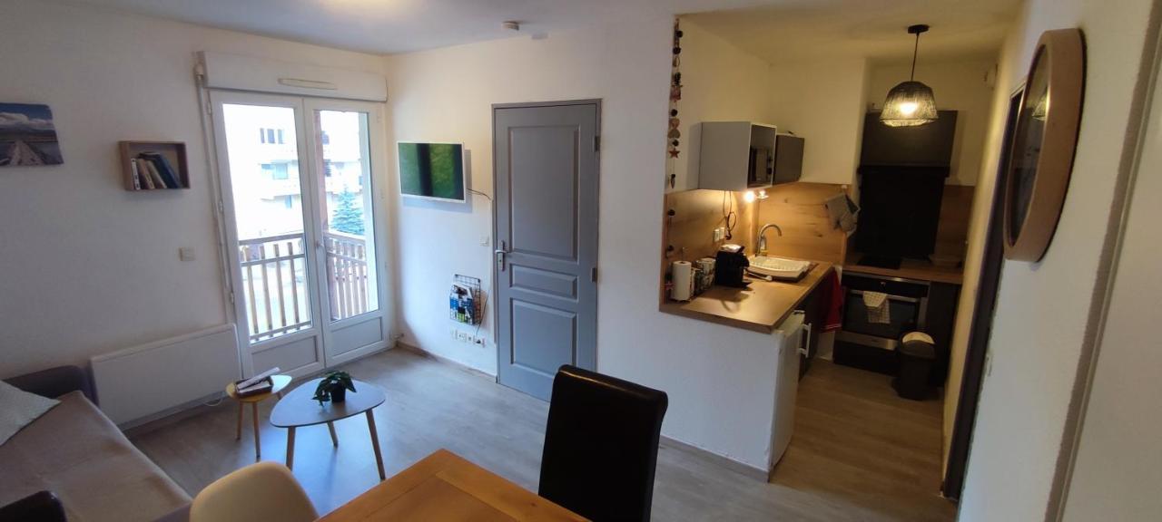 Ferienwohnung Joli T2 + Coin Montagne + Garage Briançon Exterior foto